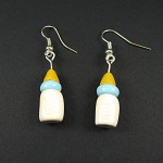 Boucles d'oreille artisanales biberon bleu