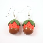 Boucles d'oreille fraises chocolatées