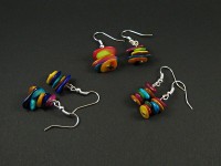 Boucles d'oreilles fantaisie chips de nacre multicolore