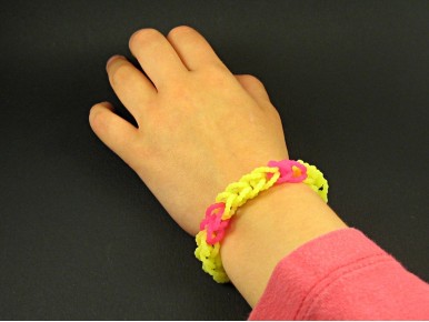 Bracelet loom fluo bicolore