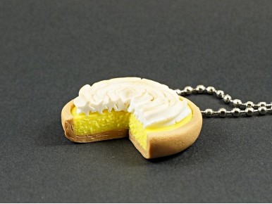 Décoration de rétroviseur de voiture tarte au citron meringuée