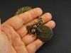 Collier fantaisie fausse montre gousset décor abeille couleur bronze