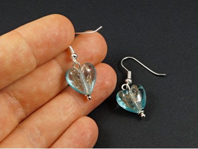Boucles d'oreilles fantaisie coeur de verre avec paillettes incrustées