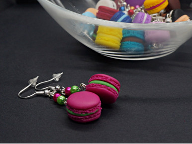 Boucles d'oreilles mini macarons cerise et perles nacrées