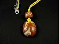 Collier motif praline