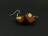 Boucles d'oreilles gourmandes en argile polymère représentant des brownies chocolat