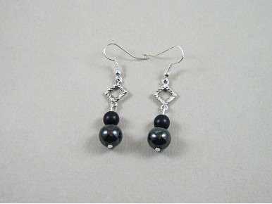 Boucles d'oreilles perles hématites et connecteur carré