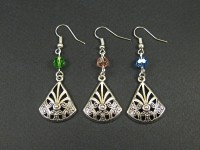 Boucles d'oreille fantaisie perles et breloques