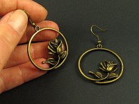 Boucles d'oreilles fantaisie bronze anneau tige et rose