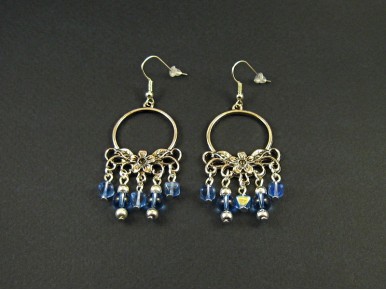 Boucles d'oreilles connecteur argenté et perles de verre bleues