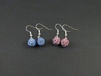 Boucles d'oreilles fantaisie perle Shamballa bleue ou rose