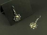 Boucles d'oreilles argentées breloques soleil