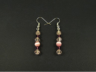 Boucles d'oreilles avec des perles de verre rose et améthyste