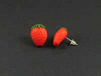 Boucles puces fraises rouges