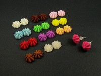 Boucles d'oreille puce meringues aux colores toniques