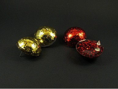 Puces d'oreilles fantaisie demi-sphère en résine gorgée de paillettes rouge ou or