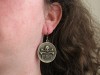 Boucles d’oreilles fantaisie PUNK disque avec crâne et os finition bronze