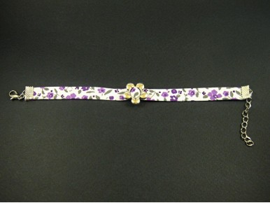 Bracelet fantaisie motif tissu fleuri violet