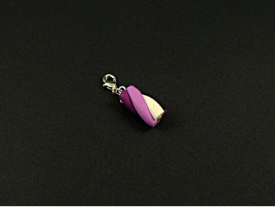 Charm guimauve cassis en Fimo