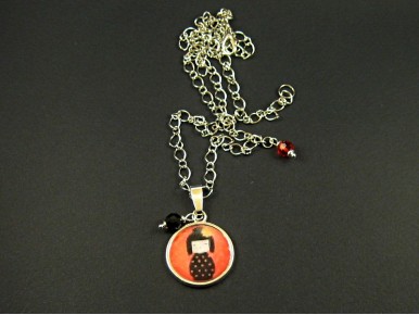 Collier fantaisie pendentif kokeshi