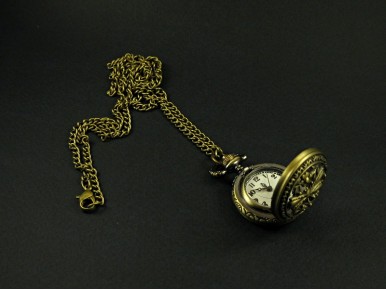 Collier bronze avec pendentif montre décorée de libellule