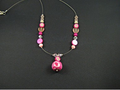 Collier multi-perles roses