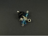 Pendentif aux perles bleues et noires