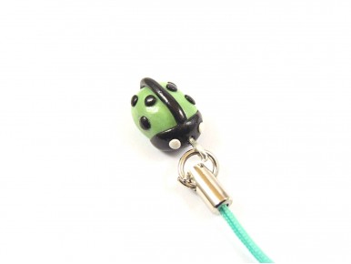 Bijou de téléphone coccinelle verte